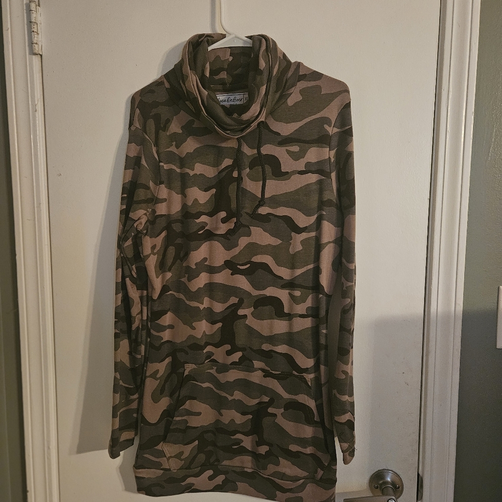 Camo lauriebelles cowl